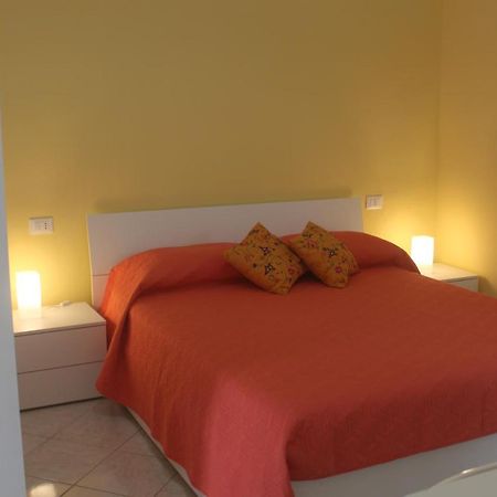 Camere Dieci Maggio- Beb Dory, Nemo, Guizzo Ponza Exterior foto