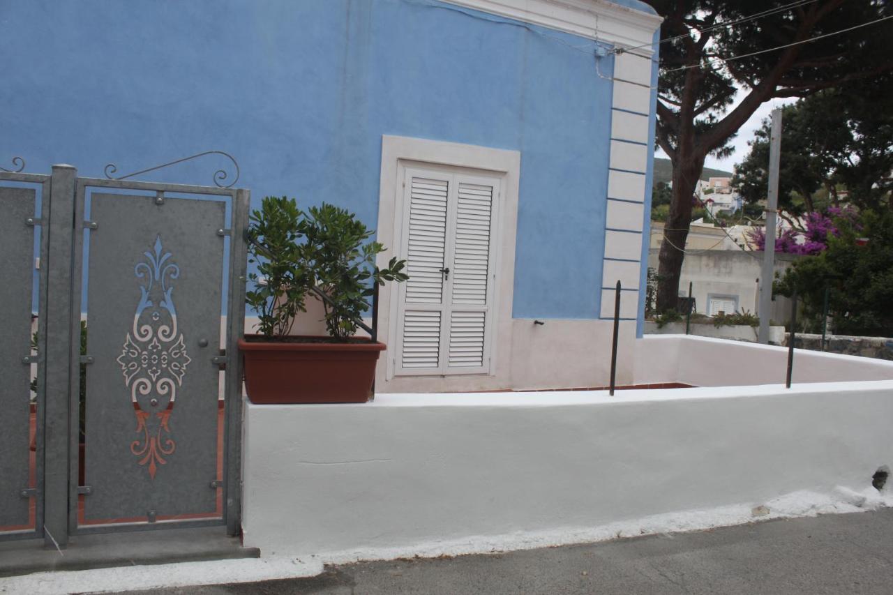 Camere Dieci Maggio- Beb Dory, Nemo, Guizzo Ponza Exterior foto