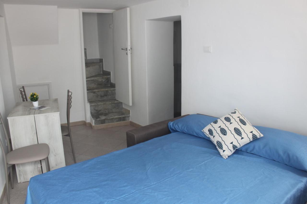 Camere Dieci Maggio- Beb Dory, Nemo, Guizzo Ponza Exterior foto